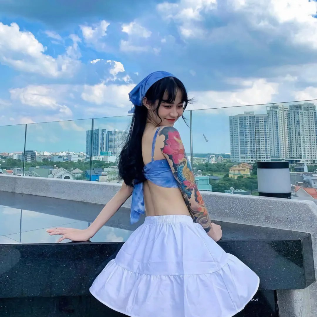 蓝月海报