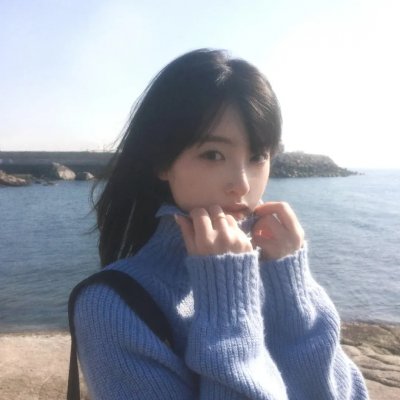 蓝色亚马逊海报
